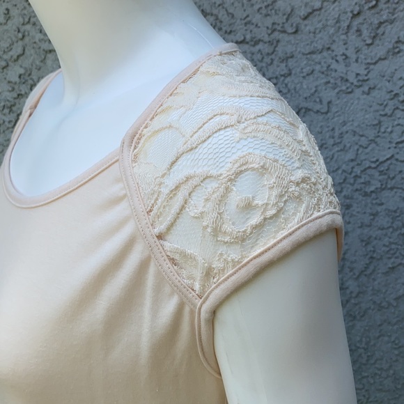 Lauter Brand Macy’s Plain T-shirt with Floral Lace - Picture 5 of 12